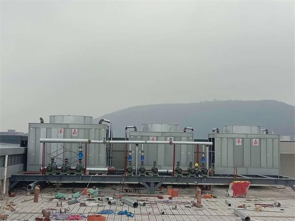 冷卻塔使用一天的耗水量是多少？