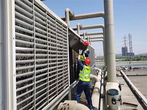 武漢漢口火車(chē)站良機(jī)冷卻塔填料更換